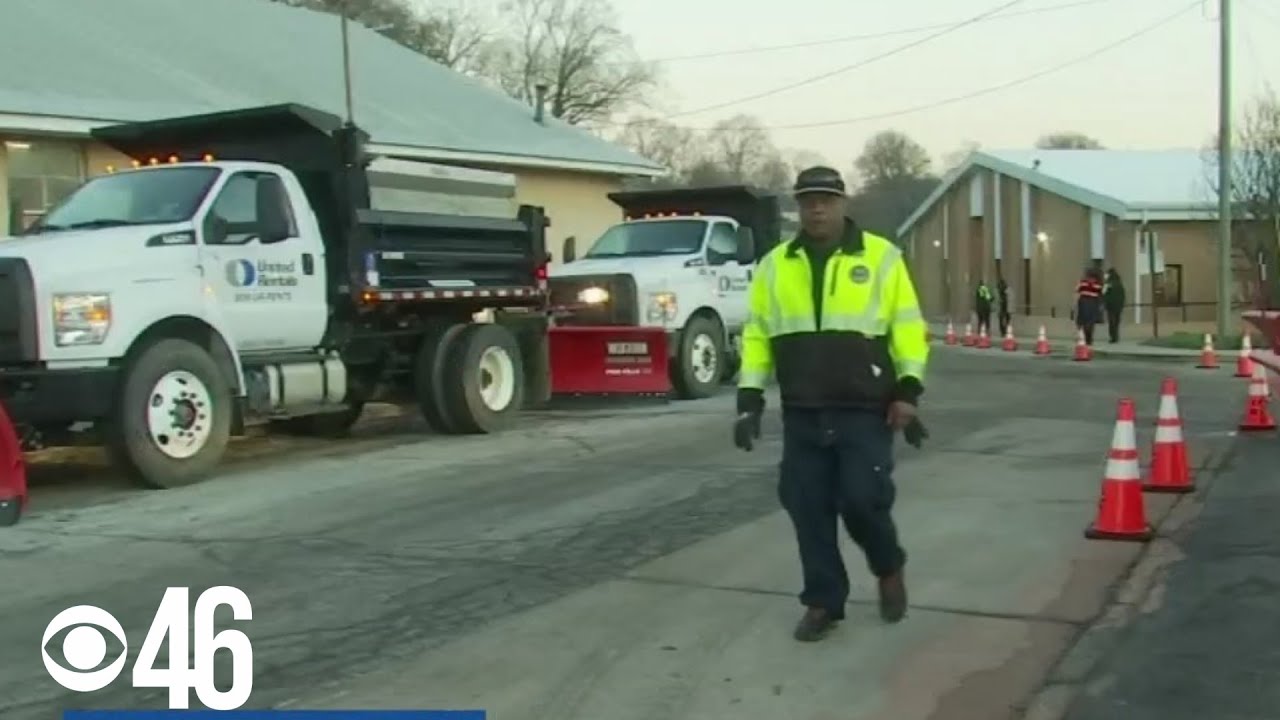 City transportation workers get to work ahead of possible winter storm