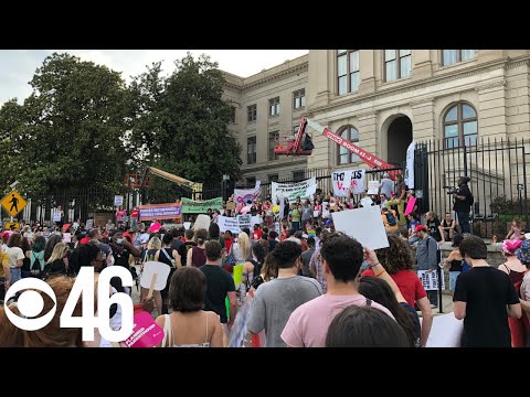 Hundreds rally for abortion rights in downtown Atlanta